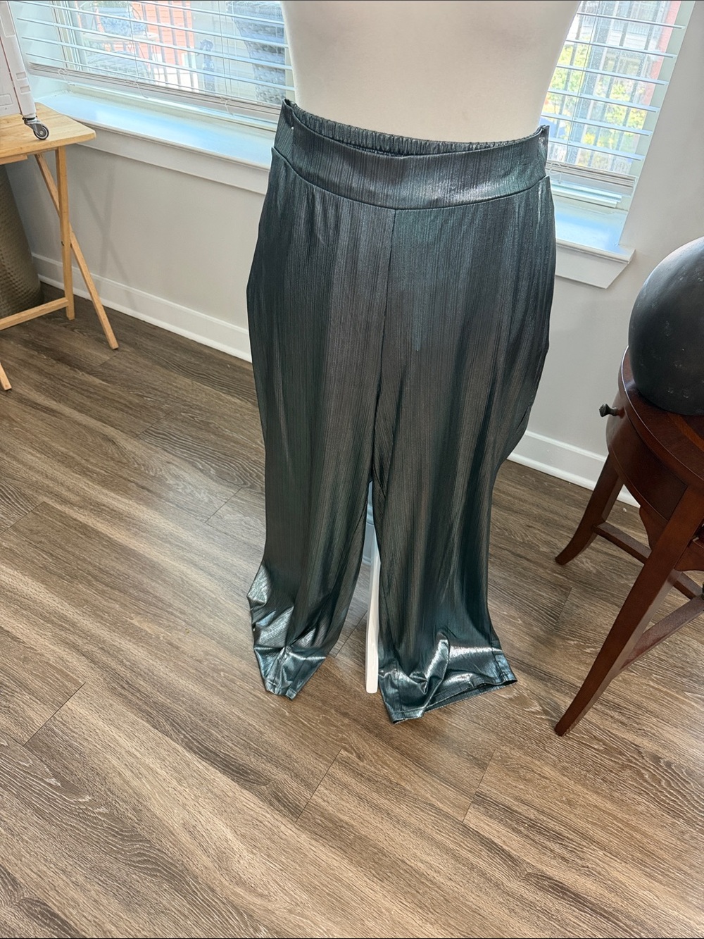 Metallic Wide-Leg Pant in Shimmering Green